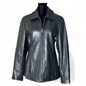 LIZ CLAIBORNE 100% Genuine Leather Jacket with Stand-up Collar and Fitted Cut. S